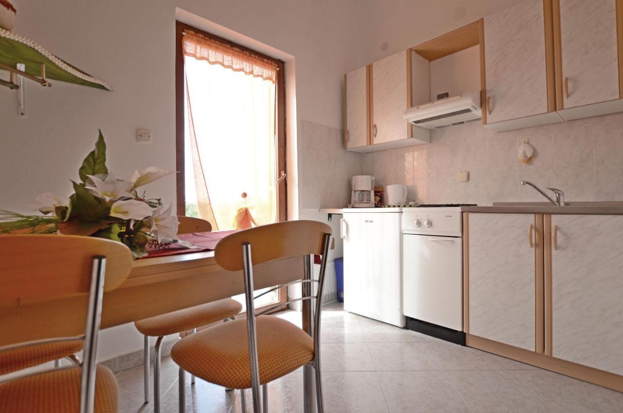 Apartments Josip Pavicini Exterior photo