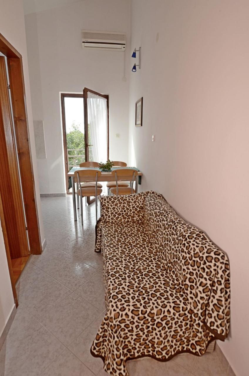 Apartments Josip Pavicini Exterior photo