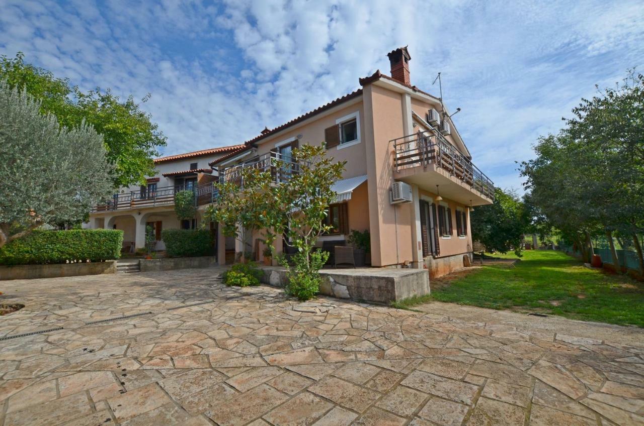Apartments Josip Pavicini Exterior photo
